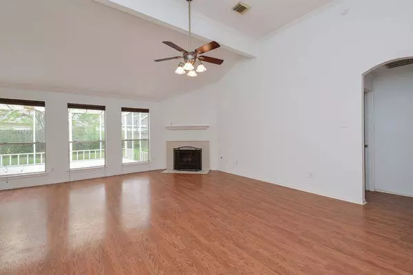 4931 Sentry Woods LN, Pearland, TX 77584