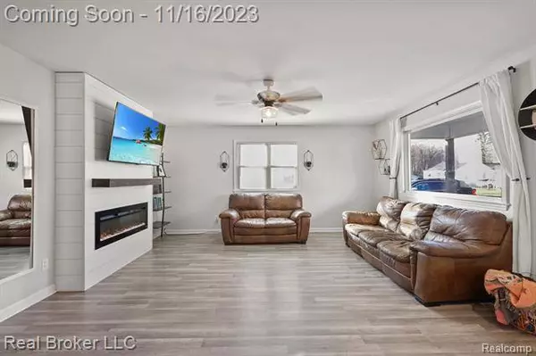 1378 BRADY Avenue, Burton, MI 48529