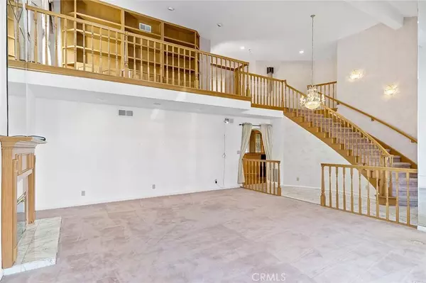 5560 Topa Topa Dr, Ventura, CA 93003