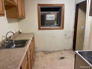 3173 DETROIT Street, Dearborn, MI 48124