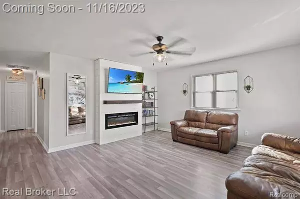 1378 BRADY Avenue, Burton, MI 48529