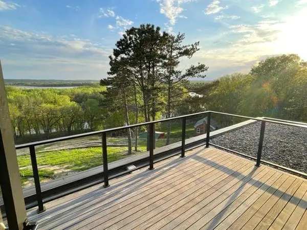 4642 Kingsdale DR, Bloomington, MN 55437