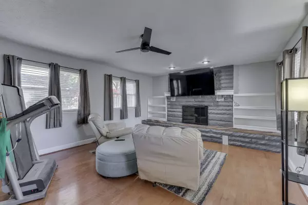 4325 E Brunswick AVE, Indianapolis, IN 46237