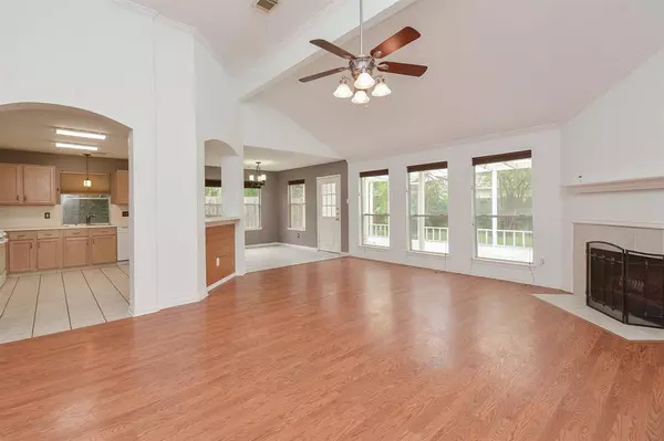 4931 Sentry Woods LN, Pearland, TX 77584