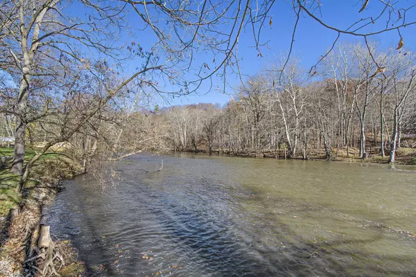 6800 Thornapple River SE Drive, Alto, MI 49302