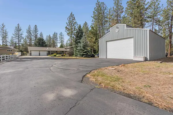 8727 N Seven Mile Rd, Nine Mile Falls, WA 99026