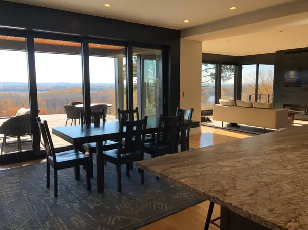 4642 Kingsdale DR, Bloomington, MN 55437