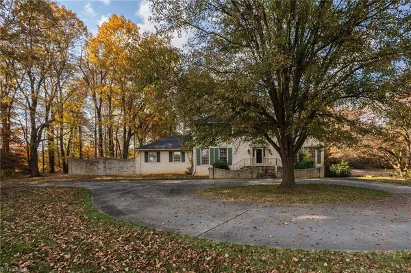 5906 Cardinal Lake DR, Greensboro, NC 27410