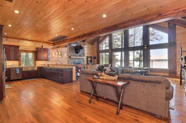 935 LEATZOW RD, Three Lakes, WI 54562