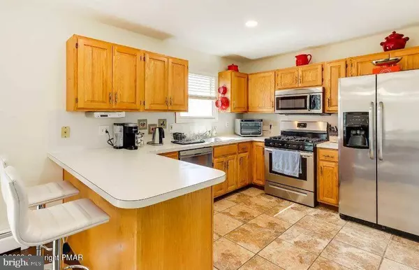 3212 FOXDALE TER, East Stroudsburg, PA 18301