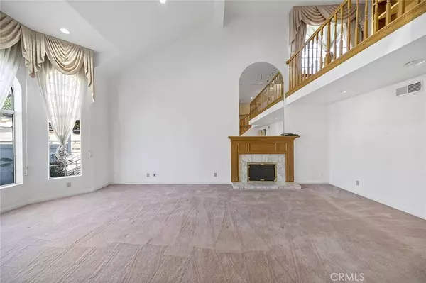 5560 Topa Topa Dr, Ventura, CA 93003