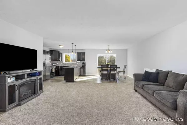 2752 Algen Drive, Middleville, MI 49333