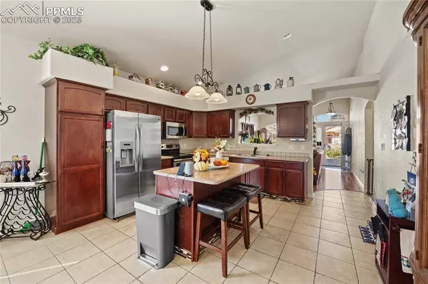 4922 Almondcrest DR, Pueblo, CO 81005