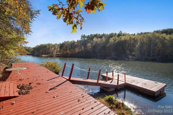 210 Hidden Lake Pkwy, Nebo, NC 28761