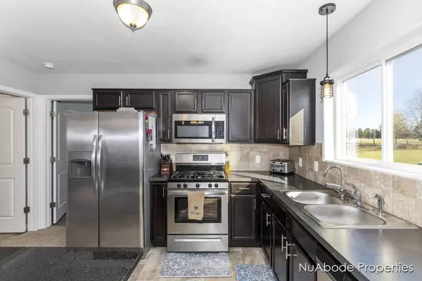 2752 Algen Drive, Middleville, MI 49333