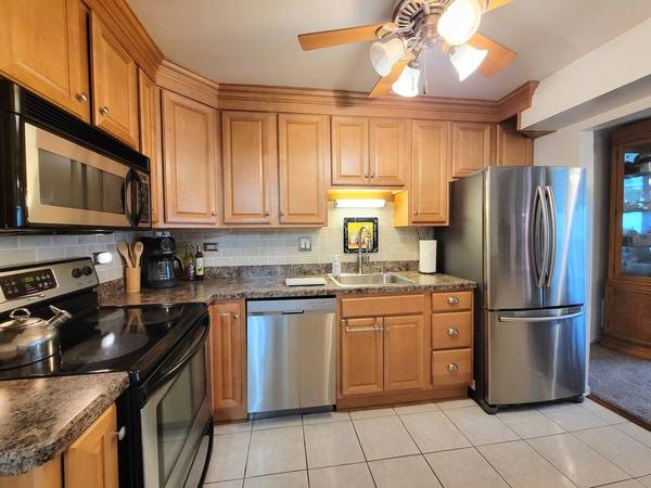 4104 W 99th ST #D, Oak Lawn, IL 60453