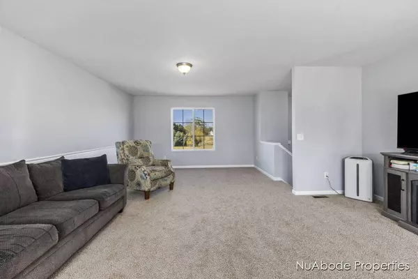 2752 Algen Drive, Middleville, MI 49333