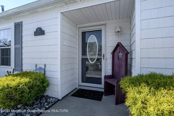 153 Amherst Drive, Bayville, NJ 08721