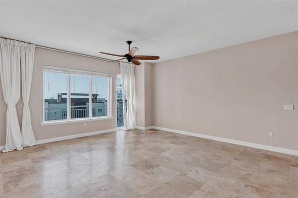 100 S EOLA DR #1512, Orlando, FL 32801