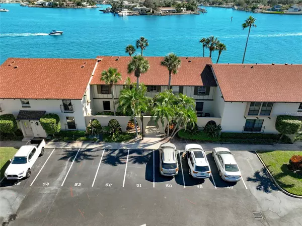 525 PLAZA SEVILLE CT #51, Treasure Island, FL 33706