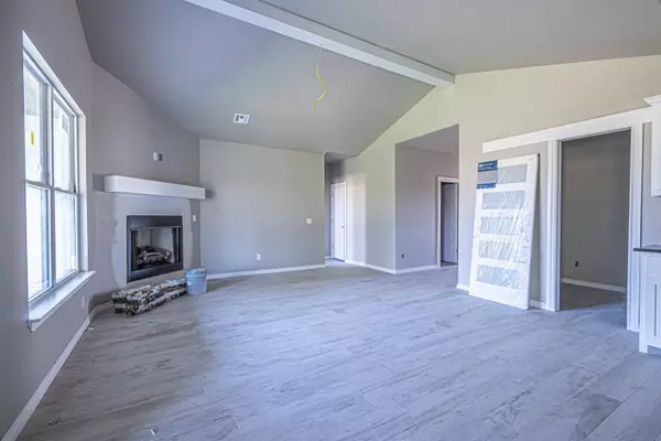 4710 Sandhill Dr, Enid, OK 73703