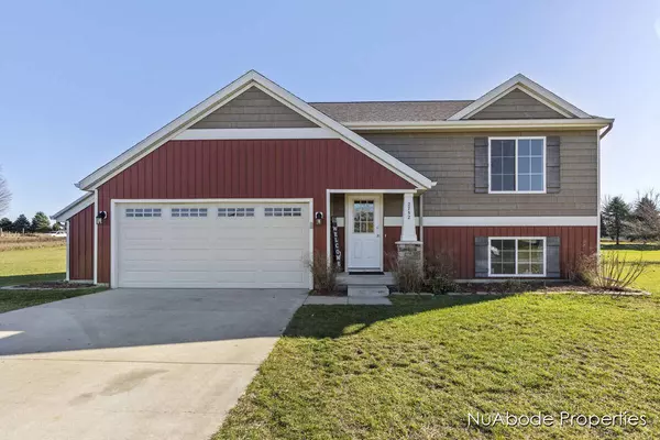 2752 Algen Drive, Middleville, MI 49333