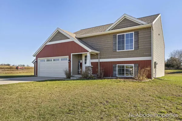 2752 Algen Drive, Middleville, MI 49333