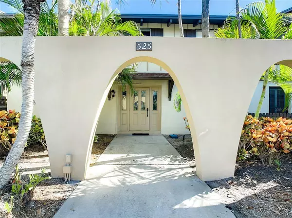 525 PLAZA SEVILLE CT #51, Treasure Island, FL 33706