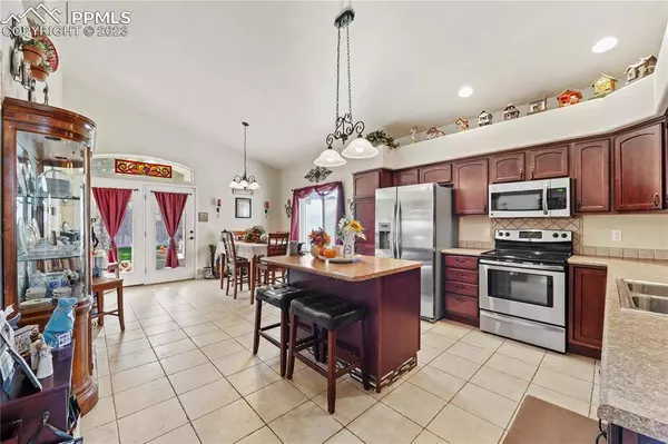 4922 Almondcrest DR, Pueblo, CO 81005