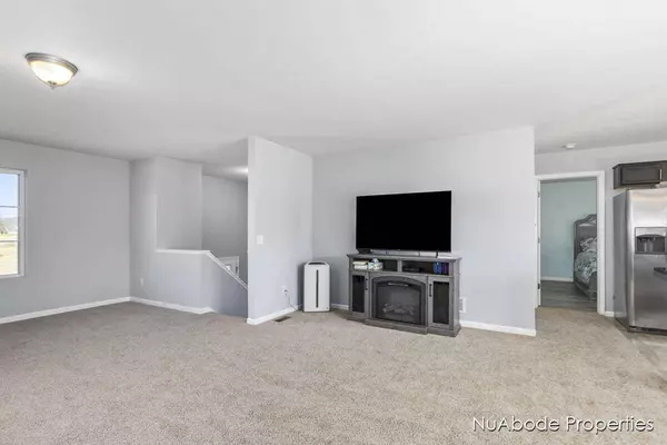 2752 Algen Drive, Middleville, MI 49333