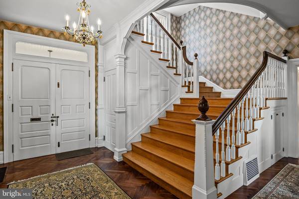 254 E MAIN ST, Moorestown, NJ 08057