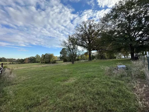 8341 N FM 856, Troup, TX 75789