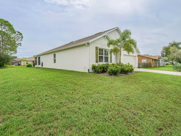 837 SE Talmadge AVE, Palm Bay, FL 32909
