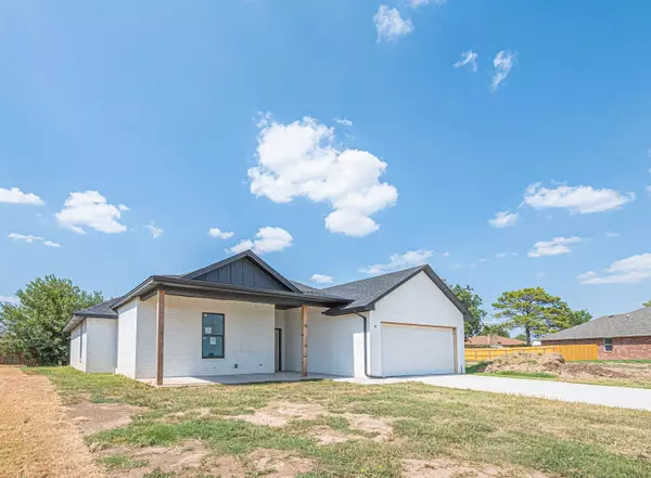 4710 Sandhill Dr, Enid, OK 73703