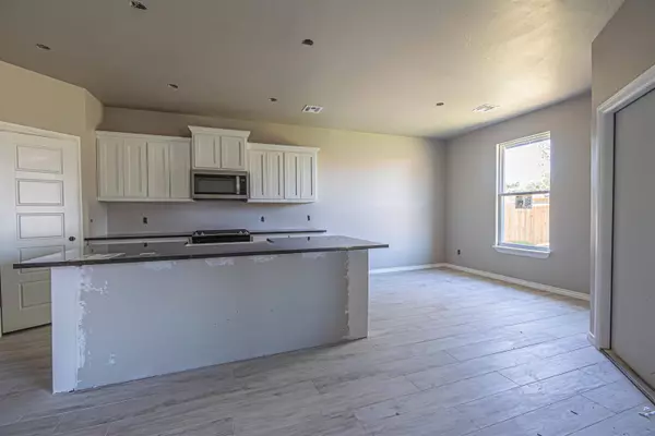 4710 Sandhill Dr, Enid, OK 73703