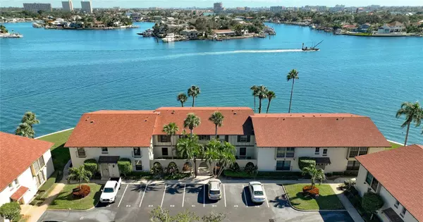 525 PLAZA SEVILLE CT #51, Treasure Island, FL 33706