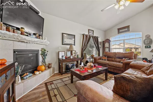 4922 Almondcrest DR, Pueblo, CO 81005