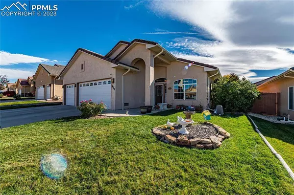 4922 Almondcrest DR, Pueblo, CO 81005