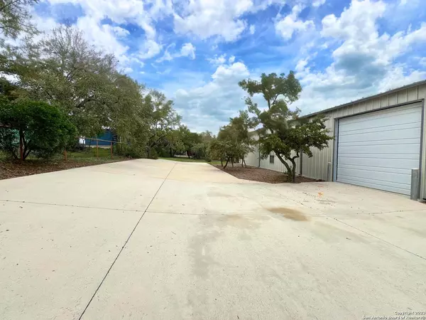 1213 Londondary Dr, San Antonio, TX 78260