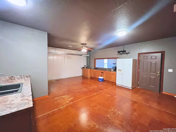 1213 Londondary Dr, San Antonio, TX 78260