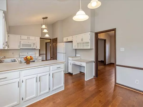 8830 Shagbark RD, Indianapolis, IN 46260