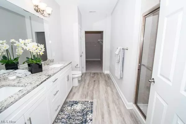 9264 Sharrott RD #1704, Poland, OH 44514