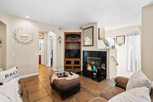 6289 Avenida De Las Vistas #6, San Diego, CA 92154