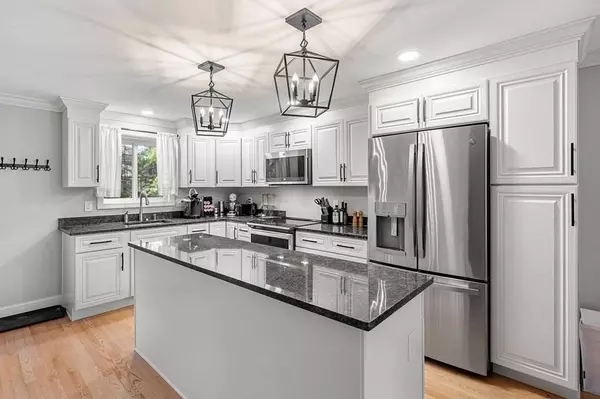 35 Farrwood Dr #35, Haverhill, MA 01835