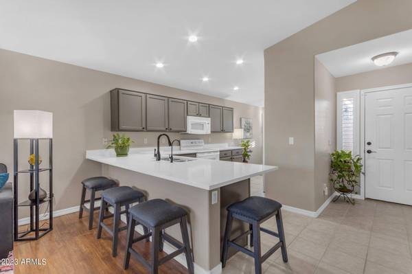 3402 E CHERRY HILLS Place, Chandler, AZ 85249