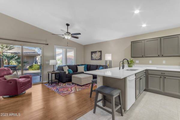 3402 E CHERRY HILLS Place, Chandler, AZ 85249