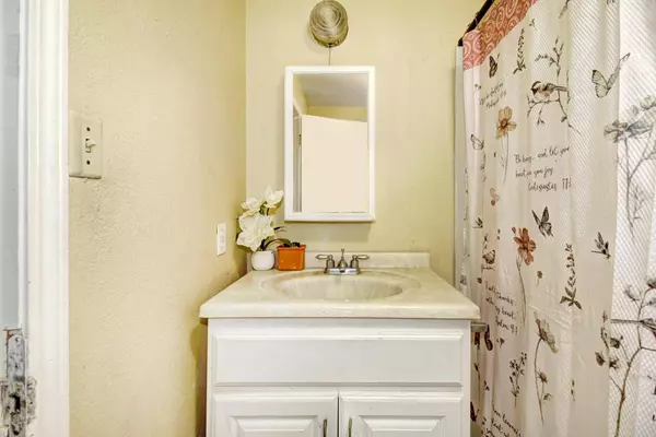 1411 Rowena WAY, Sacramento, CA 95864