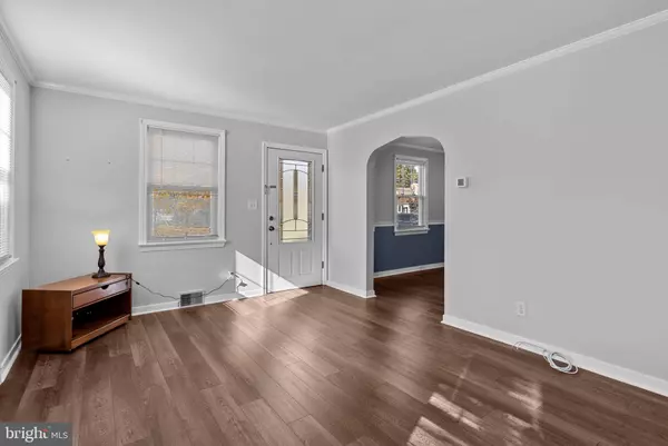 106 WOODSIDE AVE, Hamilton, NJ 08610