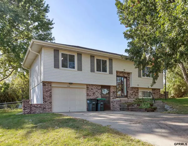 13139 Grand Avenue, Omaha, NE 68164