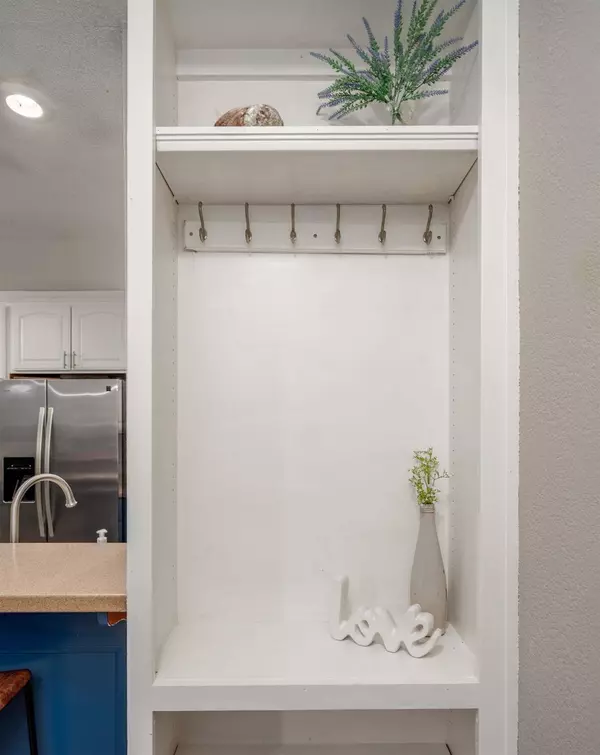 6081 Thornwood DR, Loomis, CA 95650